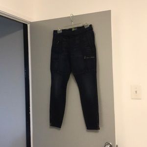 Size 27 Guess Stretch Jeans 🦋